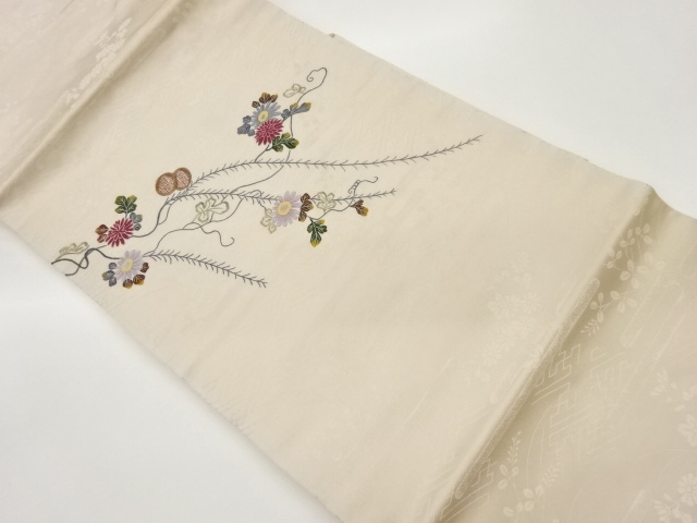 菊に草模様刺繍名古屋帯
